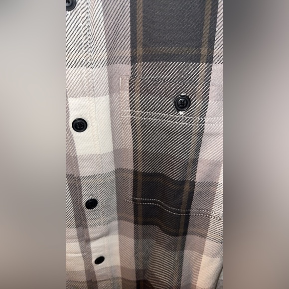Men’s Old Navy Heavy Flannel - Picture 3 of 5